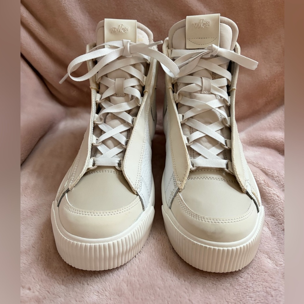 Nike Women's Blazer Mid Victory Sneakers